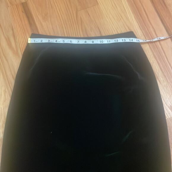 Liz Claiborne Black midi Velvet Skirt made in USA size 12 - Picture 4 of 5